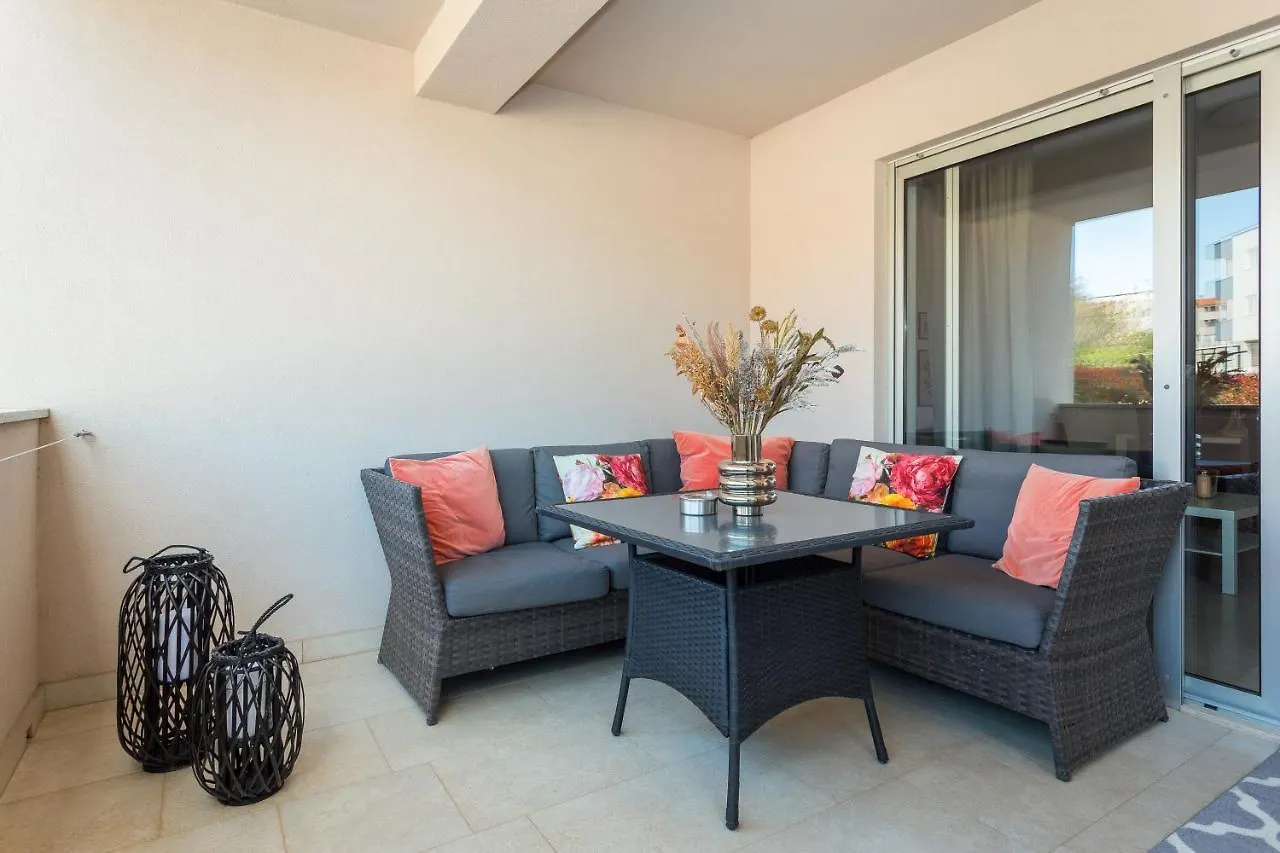 Apartment Niko Medulin 0*,  Croatia